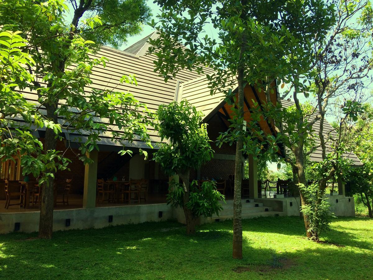 Go Go Green Resort Habarana Esterno foto