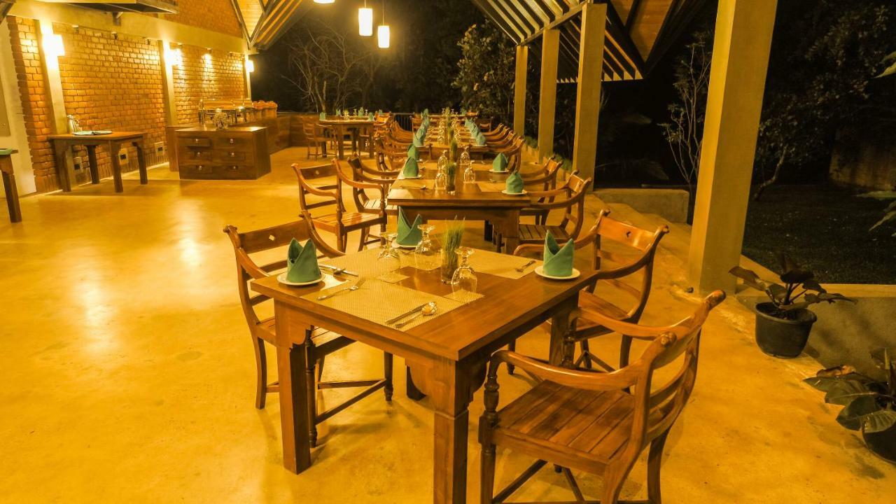 Go Go Green Resort Habarana Esterno foto