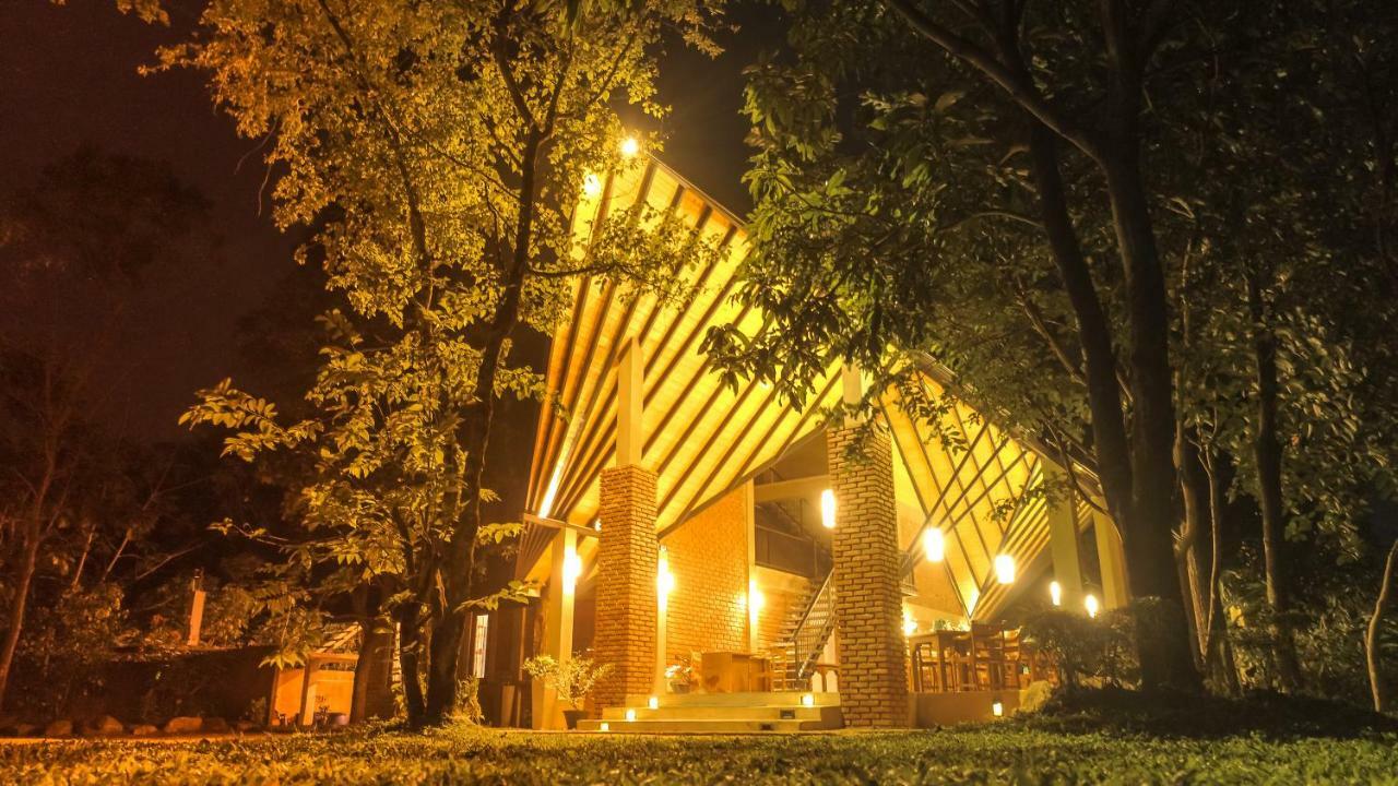 Go Go Green Resort Habarana Esterno foto